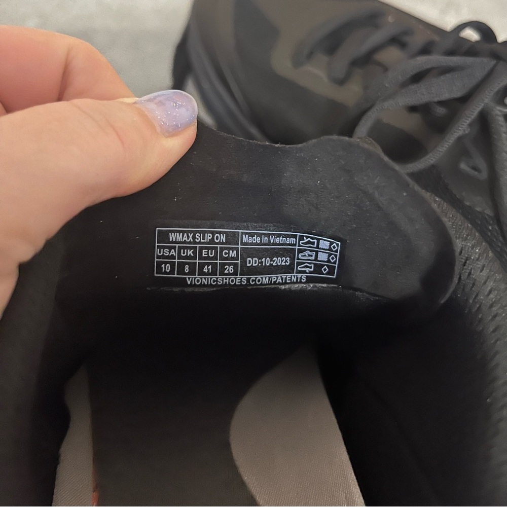 Vionic Walk Max Walking Shoes - Picture 11 of 12